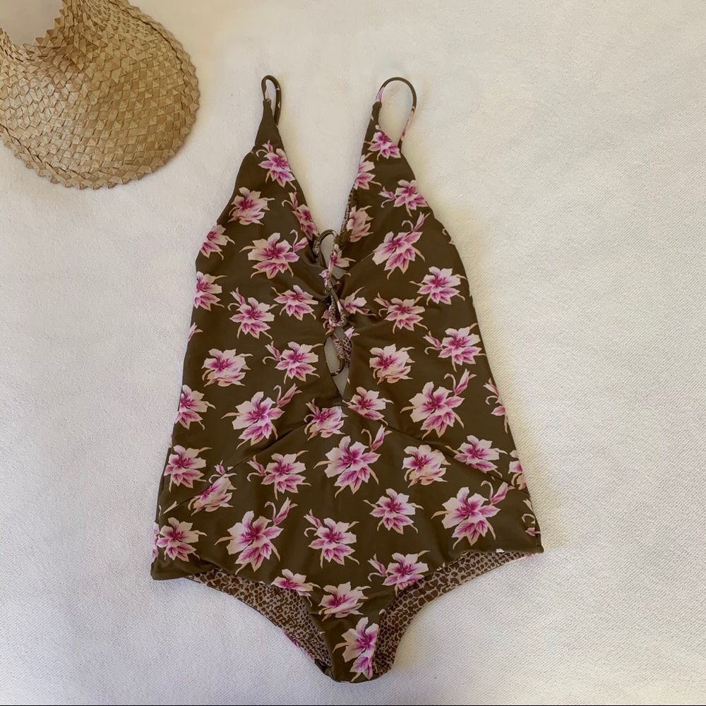 Acacia Capsule Aloha Kokomo
